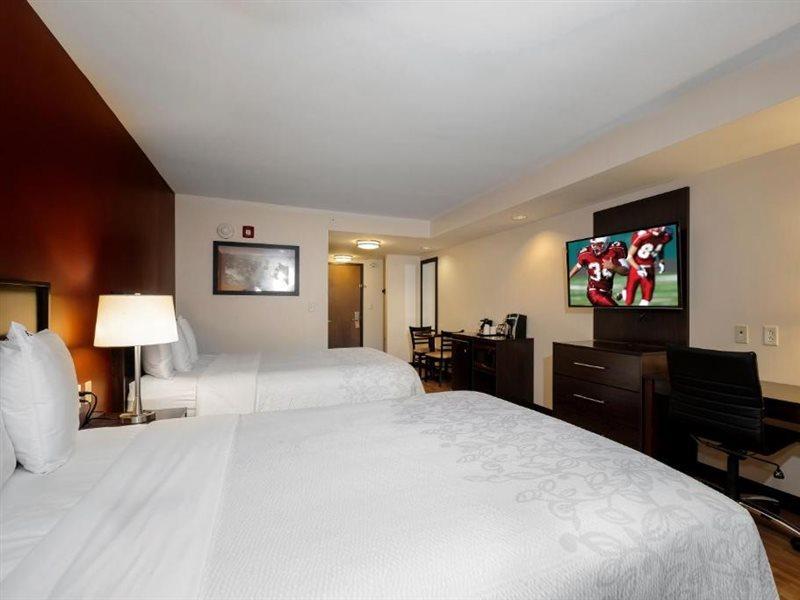 Red Roof Inn Plus+ & Suites Malone Dış mekan fotoğraf