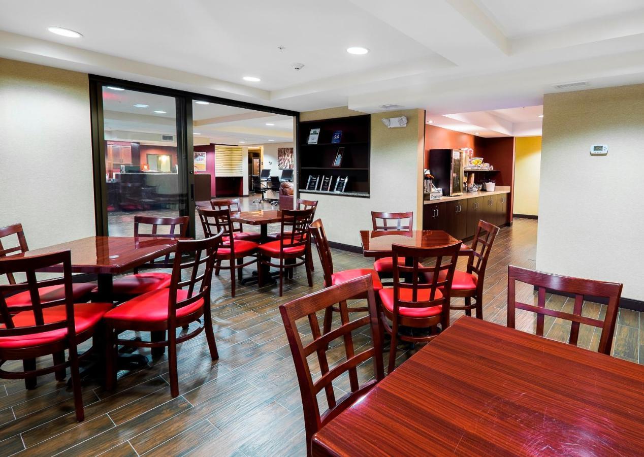 Red Roof Inn Plus+ & Suites Malone Dış mekan fotoğraf