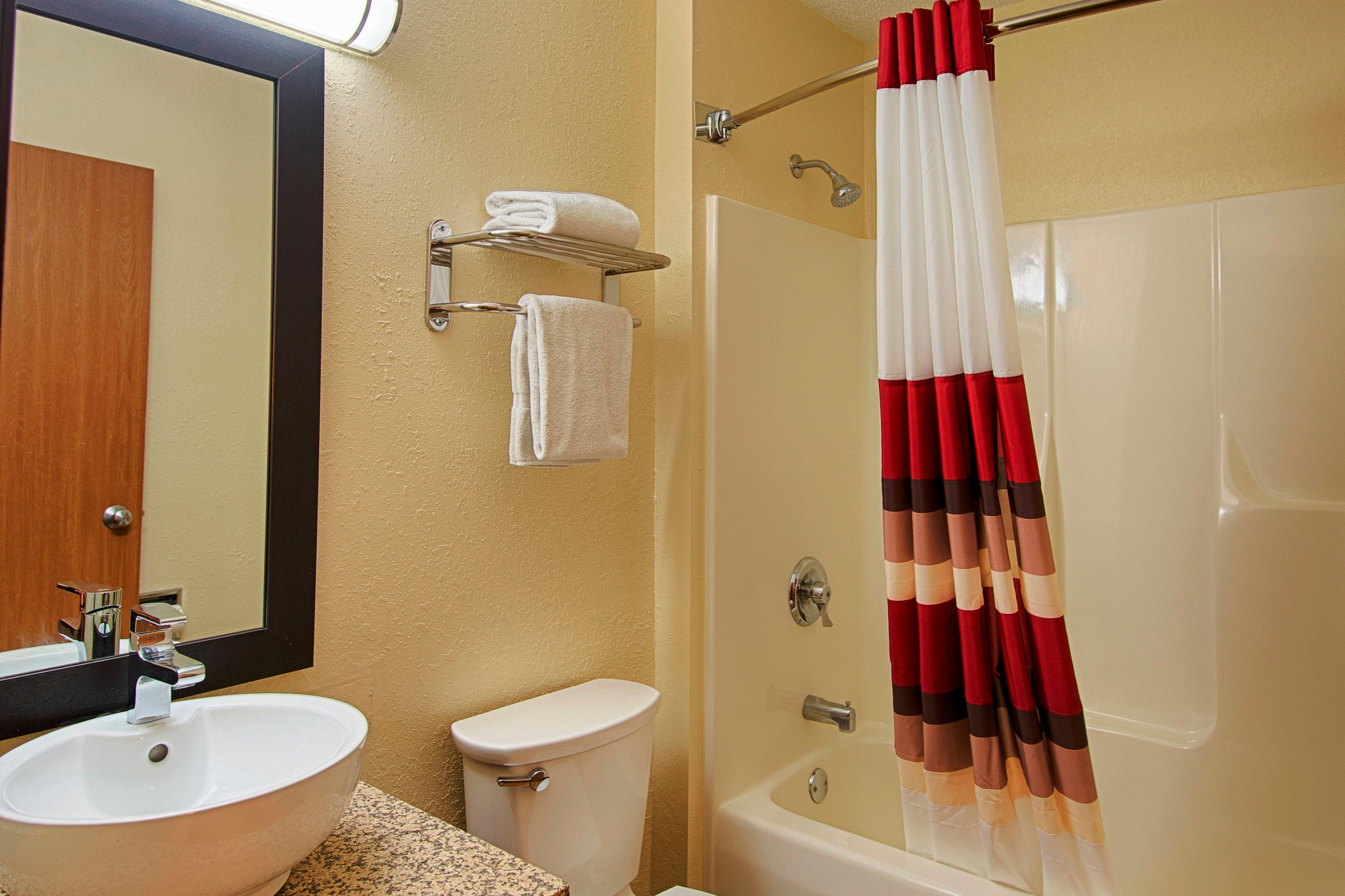 Red Roof Inn Plus+ & Suites Malone Dış mekan fotoğraf