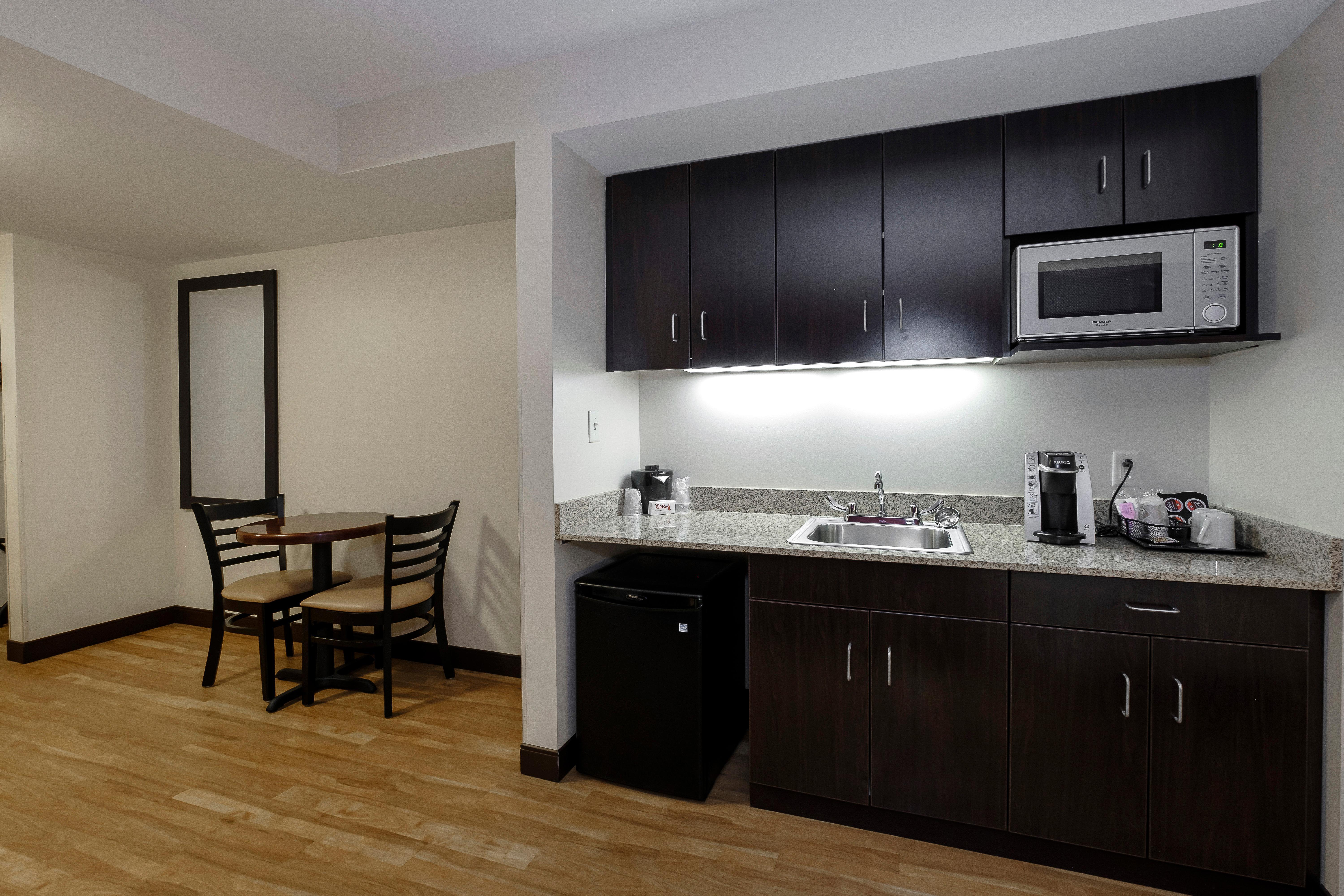 Red Roof Inn Plus+ & Suites Malone Dış mekan fotoğraf