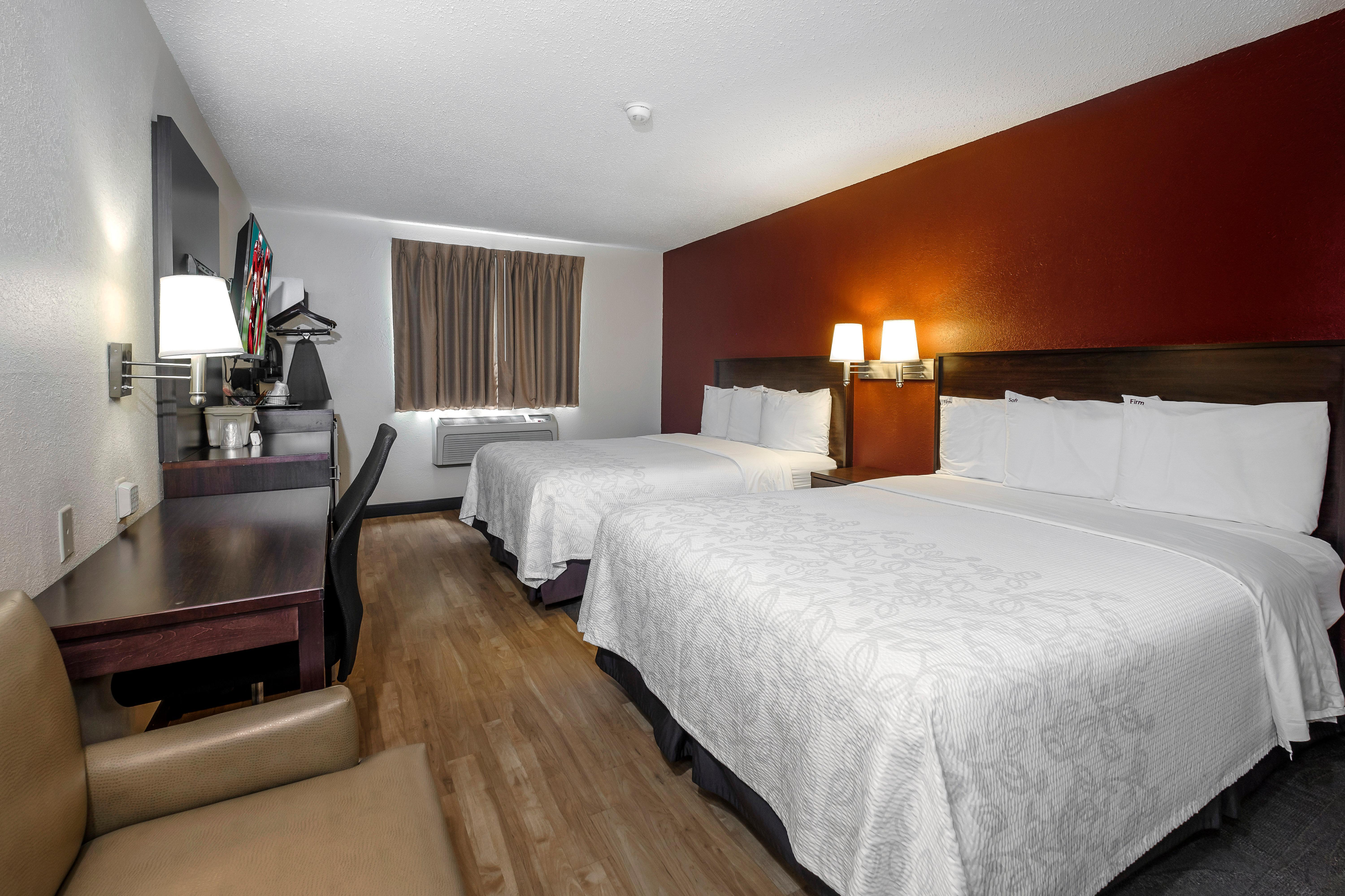 Red Roof Inn Plus+ & Suites Malone Dış mekan fotoğraf
