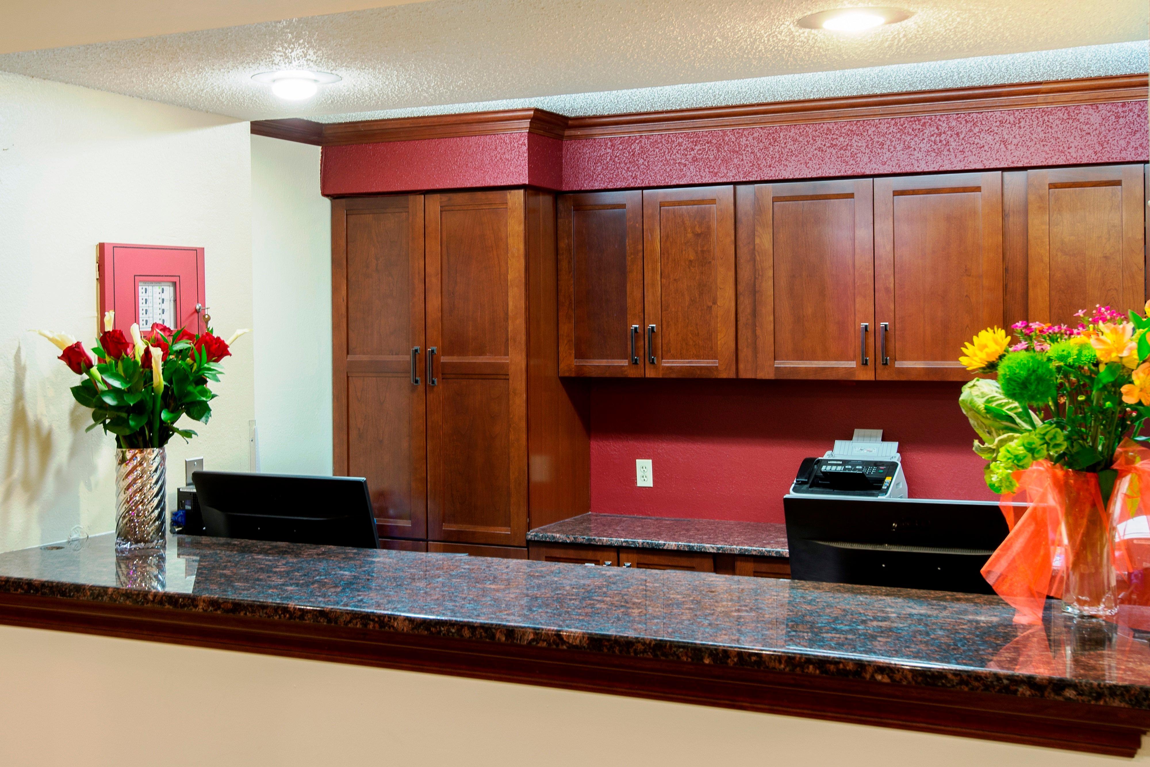 Red Roof Inn Plus+ & Suites Malone Dış mekan fotoğraf