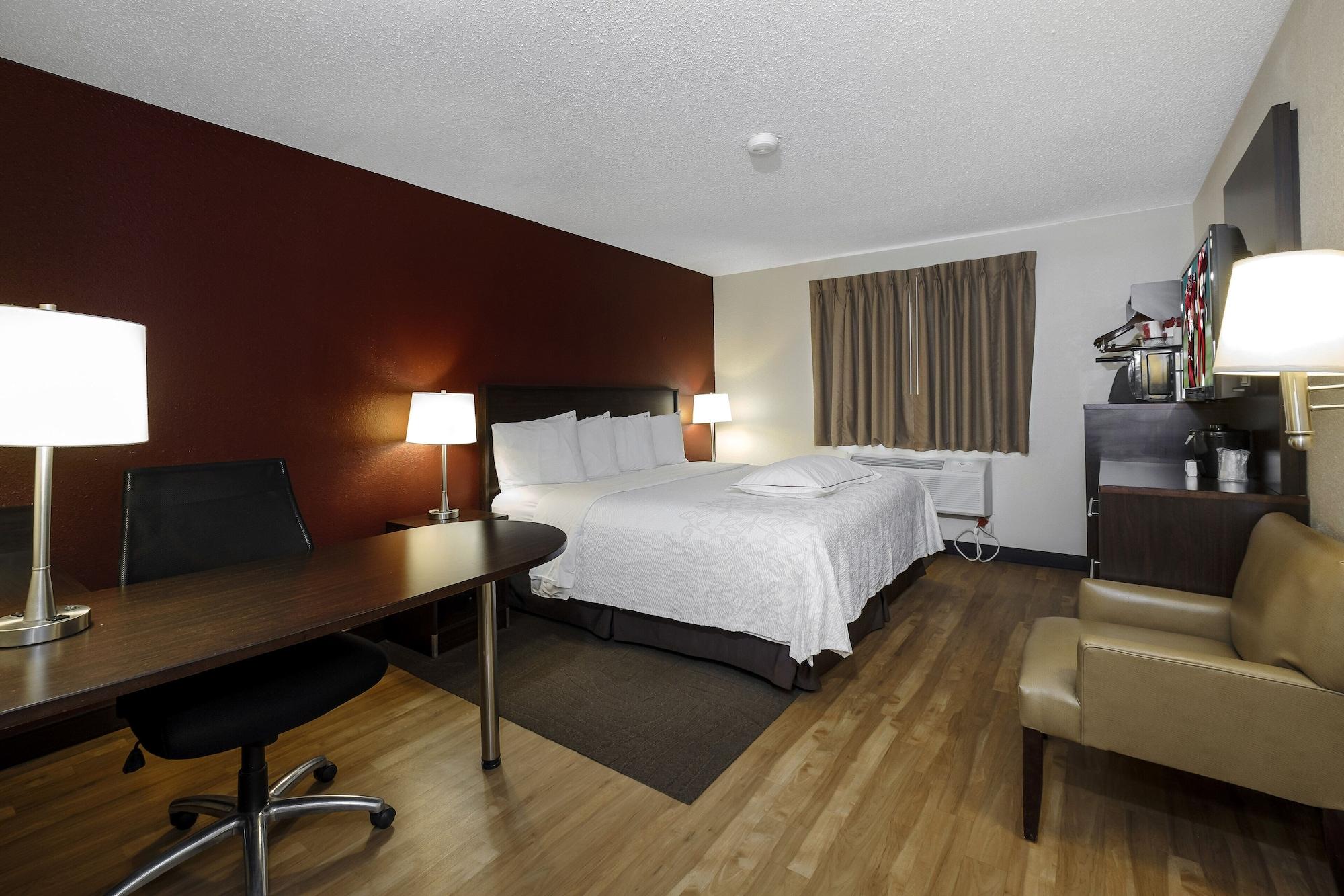 Red Roof Inn Plus+ & Suites Malone Dış mekan fotoğraf